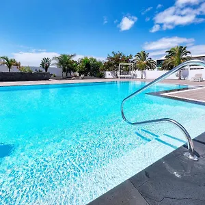 https://sun-glow-senator-pool-view.in-canary-islands.com